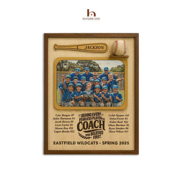 Wooden plaque with baseball-themed design featuring a team photo and text, branded 'Handreamy'.